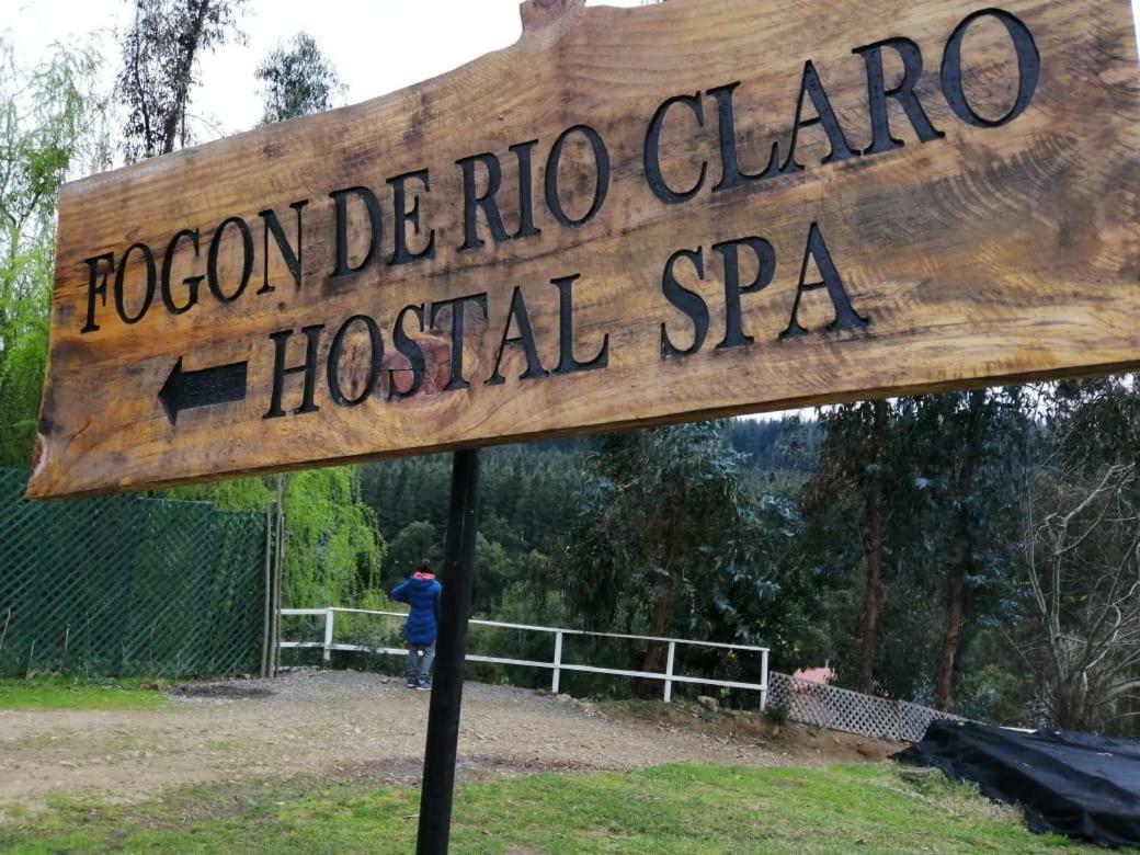 Отель El Fogon De Rio Claro Экстерьер фото